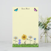 Blume und Schmetterlinge Personalisiert 5,5" x 8,5 Briefpapier (Stehend Vorderseite)