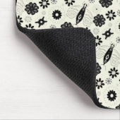 Blume und Schmetterlinge schwarz-weiß Mousepad (Ecke)