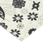 Blume und Schmetterlinge, schwarz-weiß Tischdecke (Schrägansicht)
