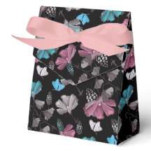 Blume- und Schmetterlingsmuster