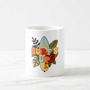 Blume und tropische Blätter zum Surfen im Sommer Kaffeetasse