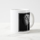 Blumen | B&W Allium Blume Bud Jumbo-Tasse (Vorderseite Rechts)