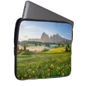 Blumen | Frühjahrsalpe di Siusi Langkofel Laptopschutzhülle (Vorne Rechts)