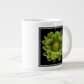 Blumen | Grünes Chrysanthemum Jumbo-Tasse (Vorderseite Rechts)
