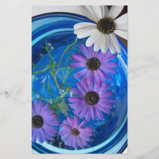 Blumen im blauen Pool Briefpapier (Vorderseite)