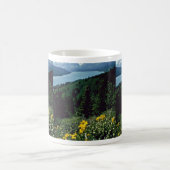 Blumen in dem zwei Medicine See - Kaffeetasse (Mittel)