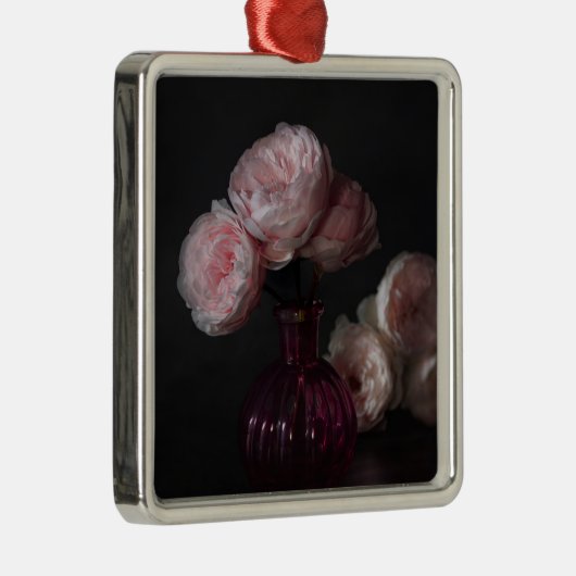 Blumen | Pellrosafarbene Erdnüsse in Vase Ornament Aus Metall (Rechts)