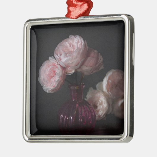 Blumen | Pellrosafarbene Erdnüsse in Vase Ornament Aus Metall (Links)