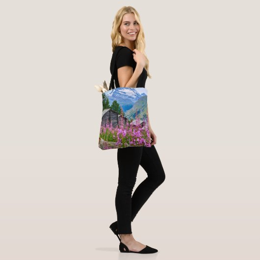 Blumen | Sommermatterhorn Schweiz Tasche (Am Model)