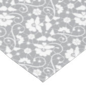 Blumen-Spitzenmuster Tischdecke (Schrägansicht)