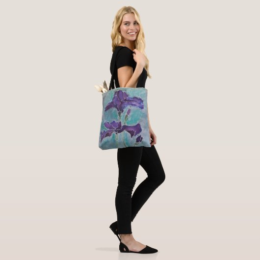 Blumen-Tüte mit Bartiris Tasche (Am Model)