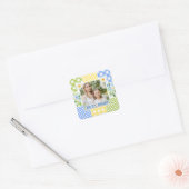 Blumen- und Karo-Fotorahmen Muttertag Quadratischer Aufkleber (Umschlag)