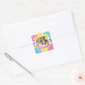 Blumen- und Karo-Fotorahmen Muttertag Quadratischer Aufkleber (Umschlag)