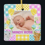 Blumen- und Karo-Fotorahmen Neugeborenes Baby Keramikornament<br><div class="desc">Dieses süße Babygestaltungsmotiv enthält ein friedliches Foto eines Neugeborenen, das von einer weichen, pastellfarbenen floralen Patchwork-Collage gerahmt wird. Der Patchworkrahmen kombiniert Gingham, Polka-Punkte und zarte Musterblöcke in Rosa, Blau, Gelb und Lila, akzentuiert mit charmanten illustrierten Blumen und niedlichen Charakter-Motiven. Die Mischung der Texturen erzeugt eine sanfte, handgefertigte Atmosphäre mit einer...</div>