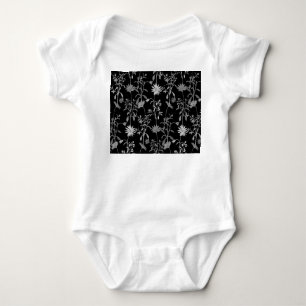 Blumen-Vintage: nahtloser Hintergrund für Einladun Baby Strampler