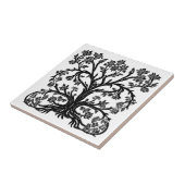 Blumenbaum in Schwarz auf Weiß Fliese (Seite)
