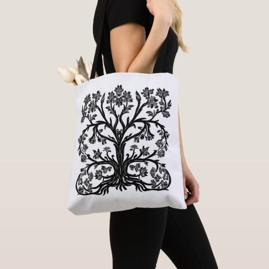 Blumenbaum in Schwarz auf Weiß Tasche (Von Nahem)