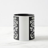 Blumenbaum in Weiß auf Schwarz Tasse (Zentrum)