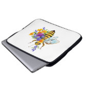Blumenbiene mit Wildpflanzen Laptopschutzhülle (Vorne Knopf)