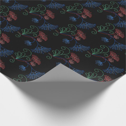 Blumenblätter auf schwarzem Papier Geschenkpapier (Ecke)