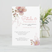 Blumenblättern und Prosecco-Paare Brautparty Einladung (Stehend Vorderseite)