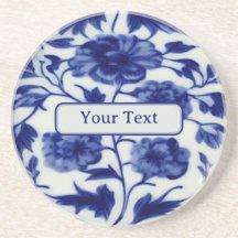Blumenblau auf weißer Vintager Töpferei