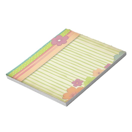 Blumenbündel in hellen Frühlingsfarben Notizblock (Rotiert)