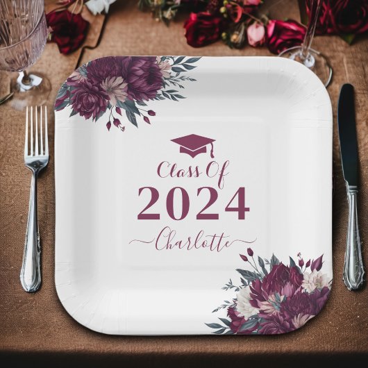 Blumenburgund und Creme-Abschluss-Klasse 2024 Pappteller