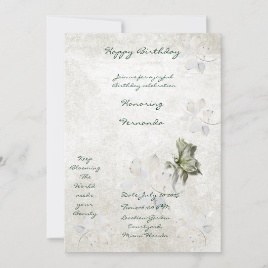 Blumendesign von Weiß und Grün Geburtstag Einladun Einladung (Vorderseite)