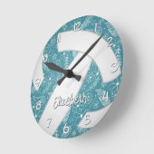 Blumendoodle aquamarines Boho-Sportvolleyball Runde Wanduhr (Winkel)