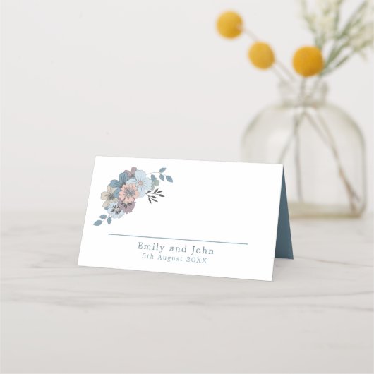 Blumendusty Blauer Lachs Rosa Namen Datum Hochzeit Platzkarte (Vorderseite)