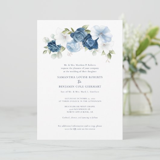 Blumendusty Blue QR-Code bei einer Hochzeit Einladung (Stehend Vorderseite)