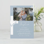 Blumendusty Minimalistische Taufe Einladung (Stehend Vorderseite)