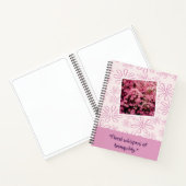 Blumenflüster in Ruhe - Rosa Blume Notizblock (Innenseite)