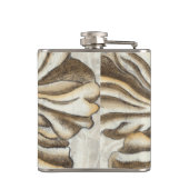 Blumenfresco auf Tan Hintergrund Flachmann (Rückseite)