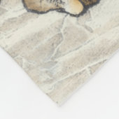 Blumenfresco auf Tan Hintergrund Fleecedecke (Ecke)