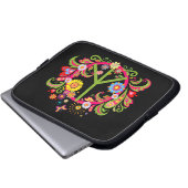 Blumenfriedenszeichen auf schwarz laptopschutzhülle (Vorne Knopf)