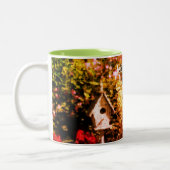 Blumengarten Bird House Personalisiert Zweifarbige Tasse (Links)