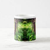 Blumengarten der gedrehten Dinge Kaffeetasse (Mittel)
