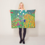 Blumengarten, Gustav Klimt Fleecedecke<br><div class="desc">Gustav Klimt (14. Juli 1862 - 6. Februar 1918) war ein österreichischer symbolischer Maler und einer der prominentesten Mitglieder der Wiener Sezessionsbewegung. Klimt ist bekannt für seine Gemälde, Wandmalereien, Skizzen und andere Kunstgegenstände. Neben seinen figurativen Werken, die Allegorien und Portraits enthalten, malte er Landschaften. Unter den Künstlern der Wiener Sezession...</div>