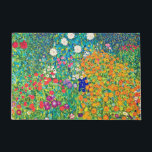 Blumengarten, Gustav Klimt Fußmatte<br><div class="desc">Gustav Klimt (14. Juli 1862 - 6. Februar 1918) war ein österreichischer symbolischer Maler und einer der prominentesten Mitglieder der Wiener Sezessionsbewegung. Klimt ist bekannt für seine Gemälde, Wandmalereien, Skizzen und andere Kunstgegenstände. Neben seinen figurativen Werken, die Allegorien und Portraits enthalten, malte er Landschaften. Unter den Künstlern der Wiener Sezession...</div>