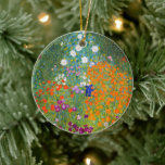 Blumengarten | Gustav Klimt Keramik Ornament<br><div class="desc">Der Blumengarten (1905-1907) des österreichischen Künstlers Gustav Klimt ist ein lebendiges Meisterwerk der frühen 20. Jahrhundertkunst. Diese üppige, impressionistische Szene birgt farbenprächtige Blüten in einem faszinierenden Naturschauspiel, das Klimts dekorativen Stil und Liebe für Blumenmotive widerspiegelt. Die reiche Textur und die aufwändigen Details machen das Gemälde zu einer zeitlosen Wahl für...</div>
