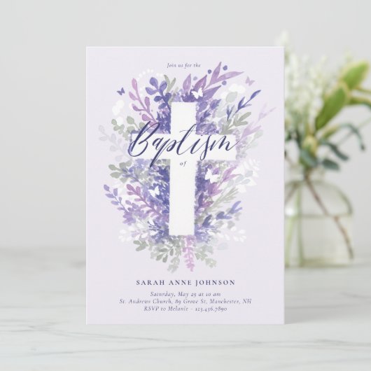 Blumengarten Lila Foliage Cross Baby Taufe Einladung (Stehend Vorderseite)