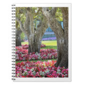 Blumengarten mit Bäumen Foto Notizblock (Vorderseite)