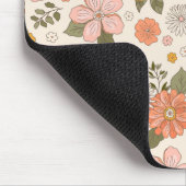 Blumengarten-Muster in Rosa und Orange Mousepad (Ecke)