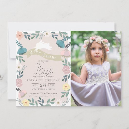 Blumengarten Pink Weißer Bunny Girl Foto Geburtsta Einladung (Vorderseite)