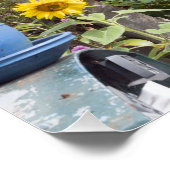 Blumengarten und schmales Boot Poster (Ecke)