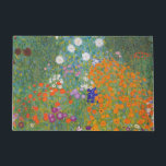 Blumengarten (von Gustav Klimt) Fußmatte<br><div class="desc">Dieses Design zeigt ein Gemälde des österreichischen Künstlers Gustav Klimt (1862-1918). Es ist eine Darstellung eines wunderschönen Blumengartens im typisch impressionistischen Stil Klimts. Die Blume sehen fast so aus, als wären sie überfüllt, und es ist unmöglich, sich von ihrer Schönheit nicht zu überwältigen. Die ursprüngliche Arbeit wurde 1907 abgeschlossen und...</div>