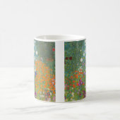 Blumengarten von Gustav Klimt Kaffeetasse (Mittel)