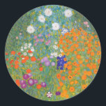 Blumengarten von Gustav Klimt Runder Aufkleber<br><div class="desc">Schönes farbenfrohes Gemälde eines Blumengartens von Gustav Klimt. Phantastische Farbvariationen und wunderschöne Blume passen einfach wunderschön zu vielen wunderbaren Produkten und Geschenkideen.</div>